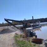 Ruoppauskalusto työssä – ammattitaitoinen ruoppaus