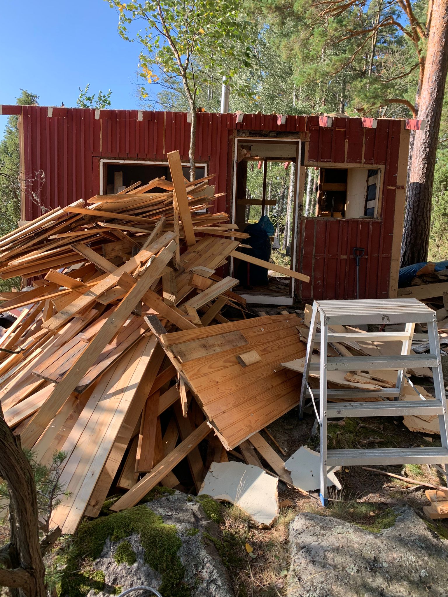 Mökin purku saaristossa – rakentaminen ja purku